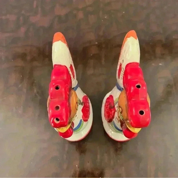 Vintage Ceramic LEGO Japan 4” Roosters Farmhouse/Scandi Salt and Pepper Shakers - Picture 5 of 7